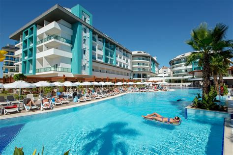 Seashell resort - Tận hưởng dịch vụ đỉnh cao, đẳng cấp thế giới tại Seashells Phu Quoc Hotel & Spa. Seashells Phu Quoc Hotel & Spa tọa lạc ở thị trấn Dương Đông, đảo Phú Quốc và sở hữu các phòng nghỉ hiện đại với kết nối WiFi miễn phí. Khách sạn này có hồ bơi ngoài trời cùng nhà hàng ...